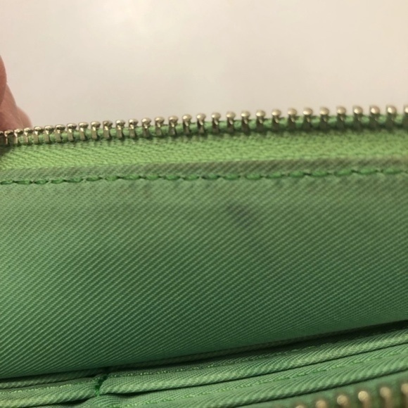 Coach double zipper green leather wristlet clutch